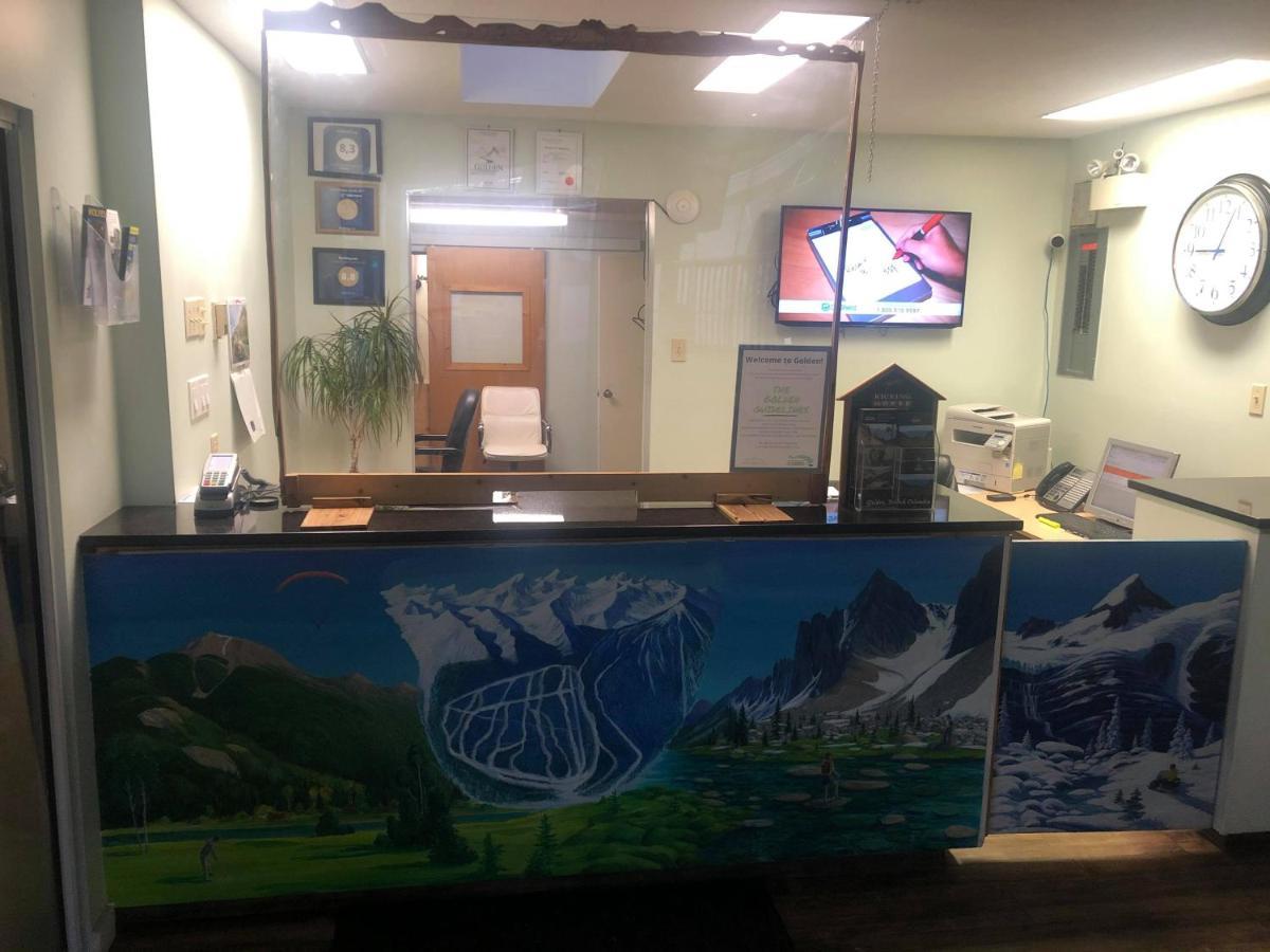 Selkirk Inn Golden Ngoại thất bức ảnh