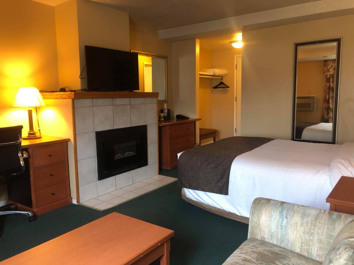 Selkirk Inn Golden Ngoại thất bức ảnh
